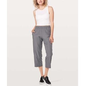 New LULULEMON Gray "Next Move Crop"  Nebula Pants Size 6